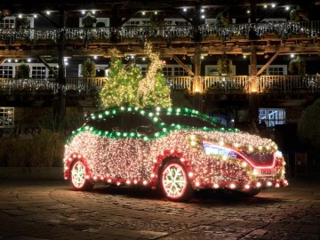 Nissan Leaf jak świąteczna choinka